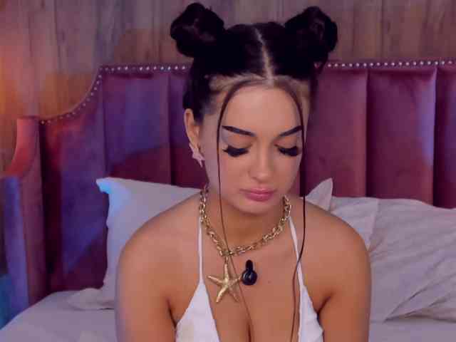 AriaBlair webcam