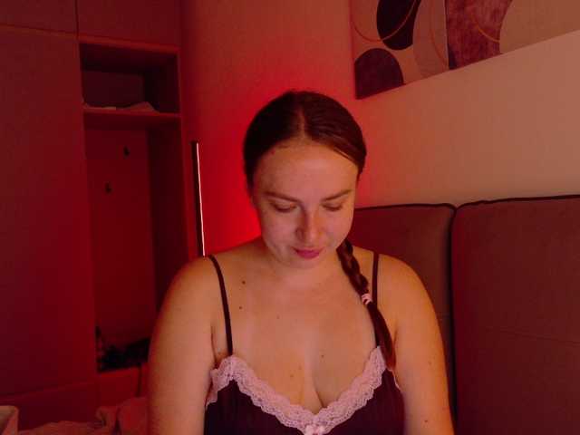 le modèle LexyNIGHT11 est en webcam porno dans un show sur le site bongacams, il possède les tags suivants: White/Caucasian,Redhead,Shaved