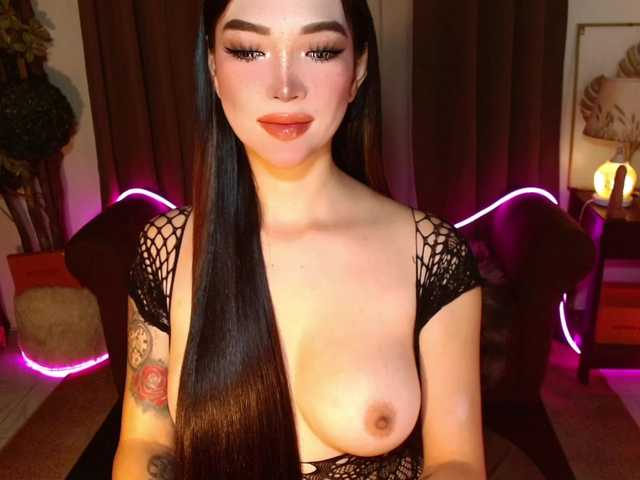 WetWildAyesha live webcam show