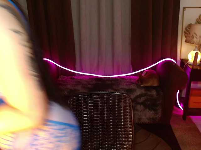 WetWildAyesha live webcam show