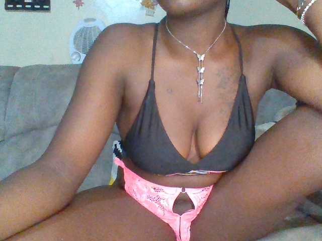 chocolateAss-cake007 live cam on BongaCams