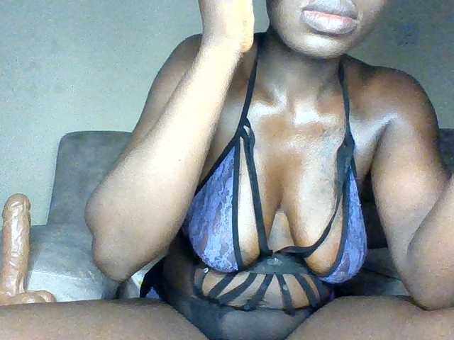 chocolateAss-cake007 live cam on BongaCams