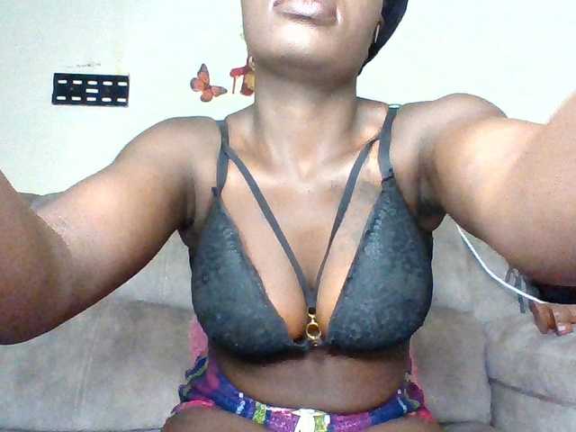 chocolateAss-cake007 live cam on BongaCams