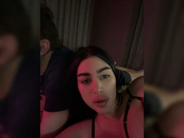 Kikidiki200 live cam on BongaCams