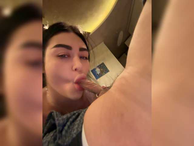Kikidiki200 live cam on BongaCams