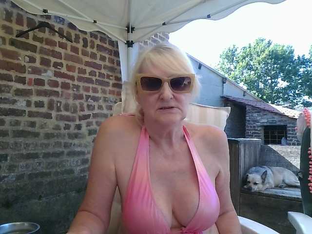 BlondMilfTascha live cam on BongaCams