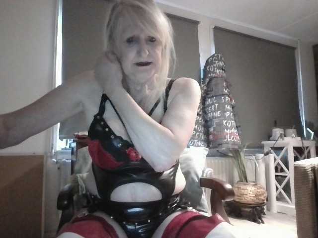 BlondMilfTascha live cam on BongaCams