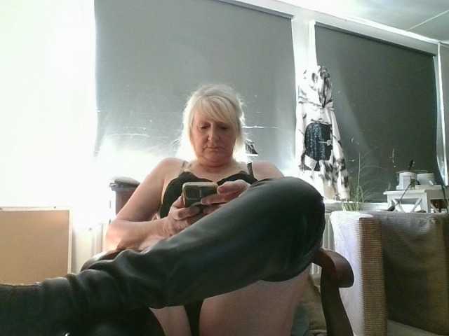 BlondMilfTascha live cam on BongaCams
