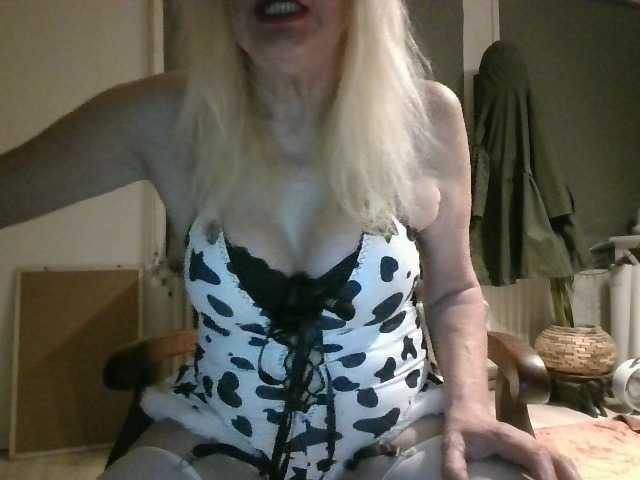 BlondMilfTascha live cam on BongaCams