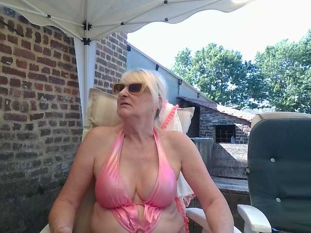 BlondMilfTascha live webcam show