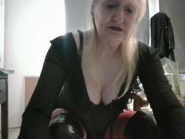 BlondMilfTascha