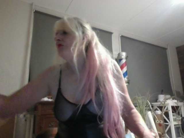 BlondMilfTascha