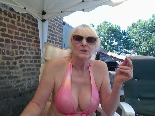 BlondMilfTascha live webcam show