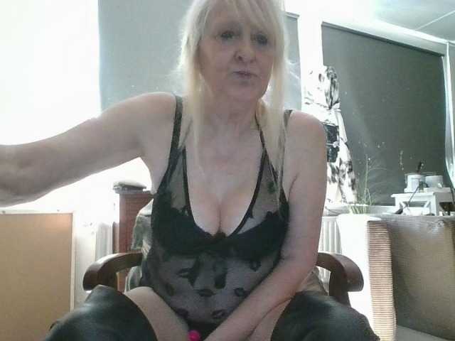 BlondMilfTascha
