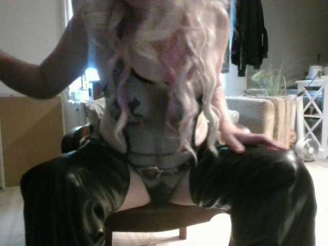 BlondMilfTascha