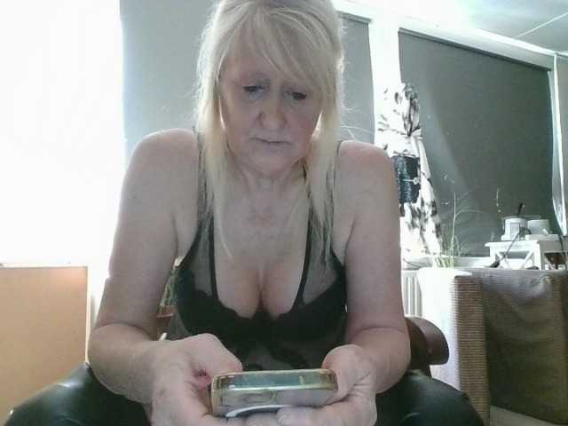 BlondMilfTascha