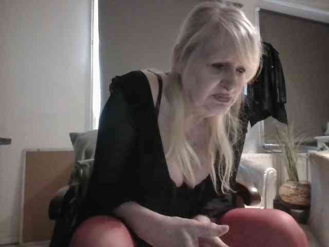 Model: BlondMilfTascha