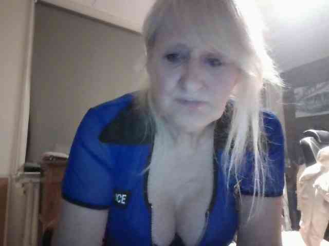 Model: BlondMilfTascha