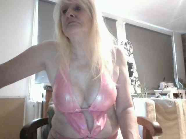 Modèle: BlondMilfTascha