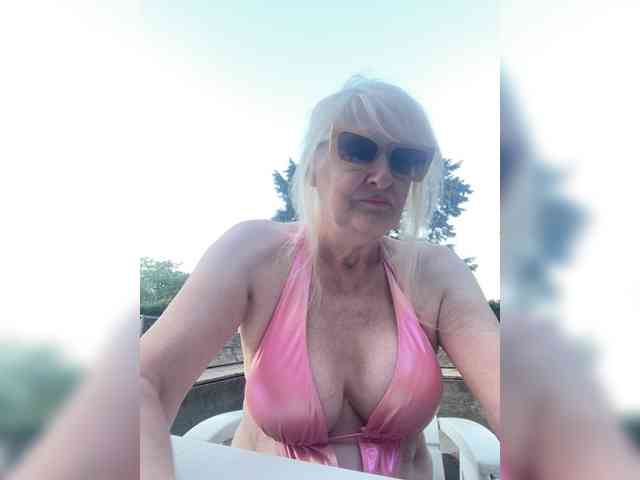 BlondMilfTascha