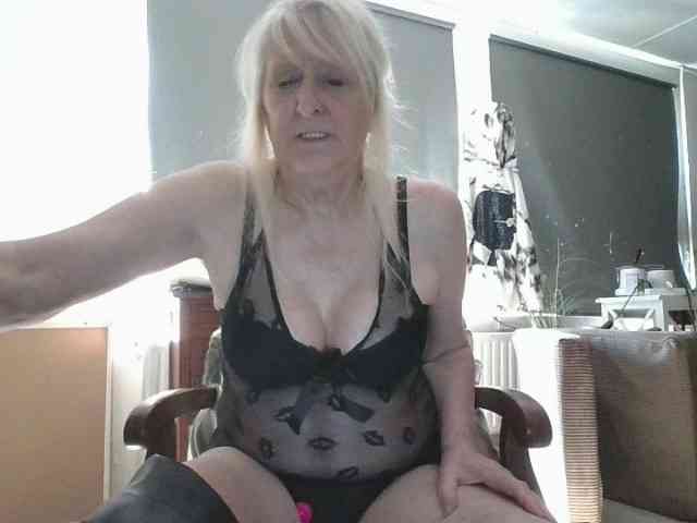 Modèle: BlondMilfTascha