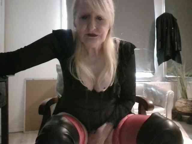 BlondMilfTascha