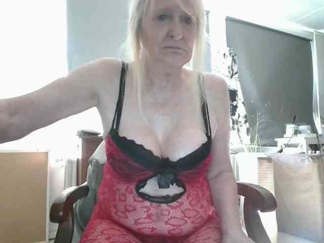 BlondMilfTascha