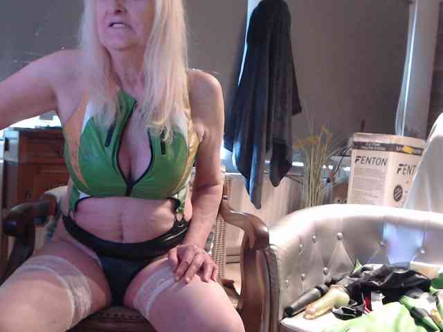 BlondMilfTascha