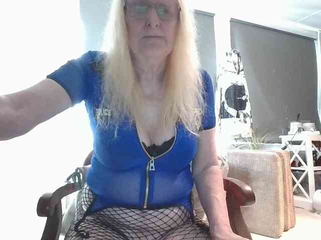 BlondMilfTascha