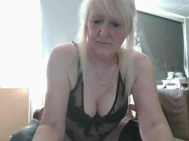 Modèle: BlondMilfTascha
