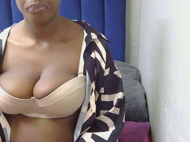 SexyBoobs2 webcam