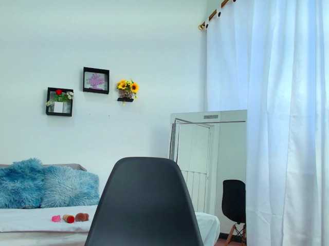 sophieTyler1 live webcam show