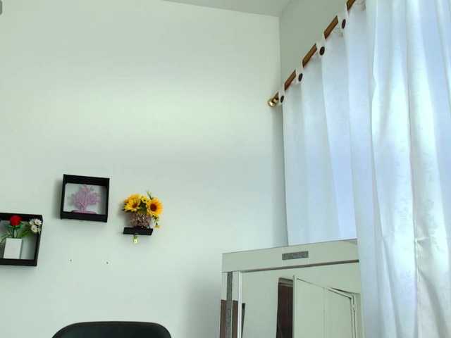 sophieTyler1 live webcam show