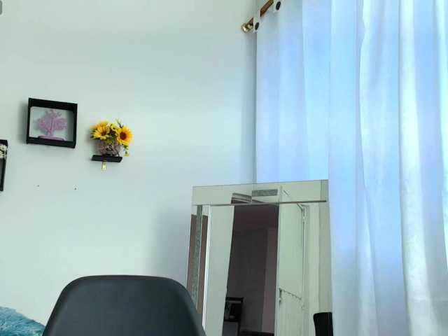 sophieTyler1 live webcam show