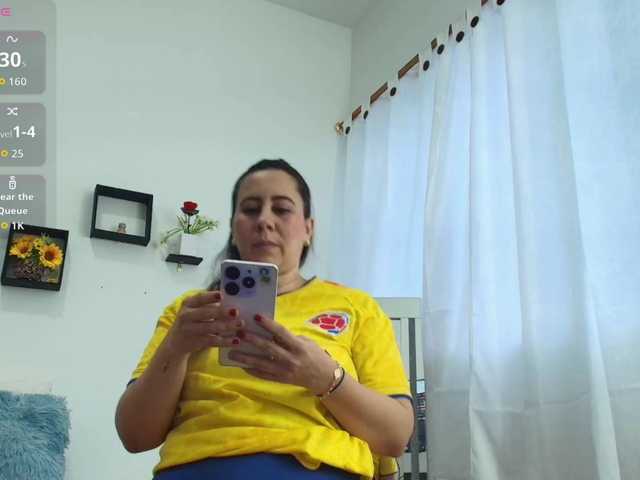 sophieTyler1 live cam on BongaCams