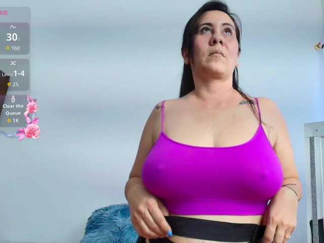 sophieTyler1 live cam on BongaCams