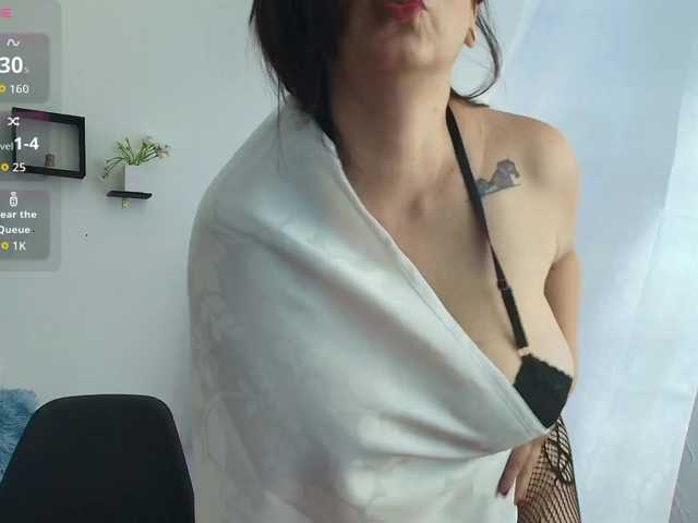 sophieTyler1 live cam on BongaCams