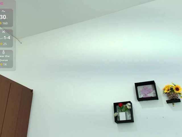 sophieTyler1 live webcam show