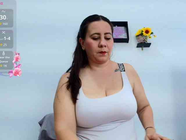 sophieTyler1 Live Webcam on BongaCams