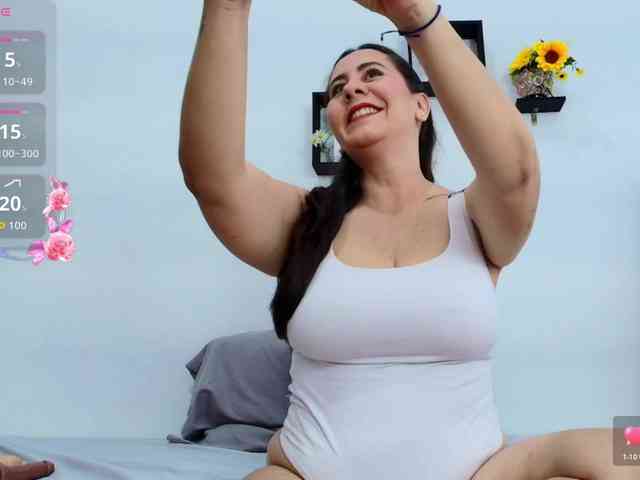 sophieTyler1 Live Webcam on BongaCams