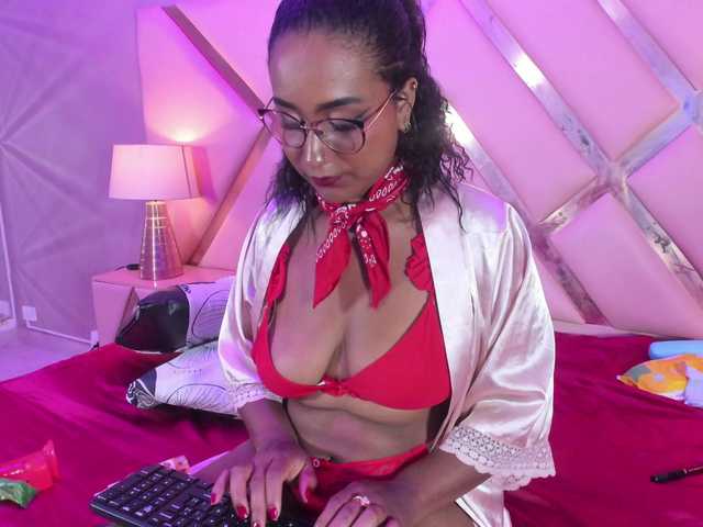 ScarlettToush live cam on BongaCams