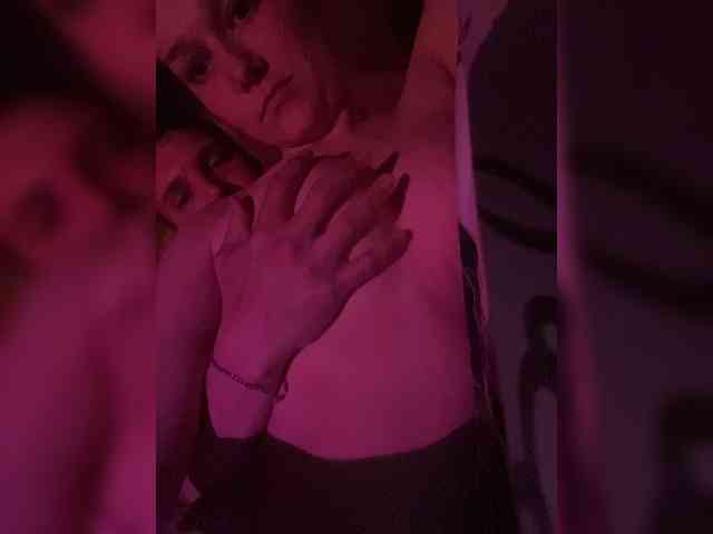 Este modelo está en vivo ahora. Mollify-1594444