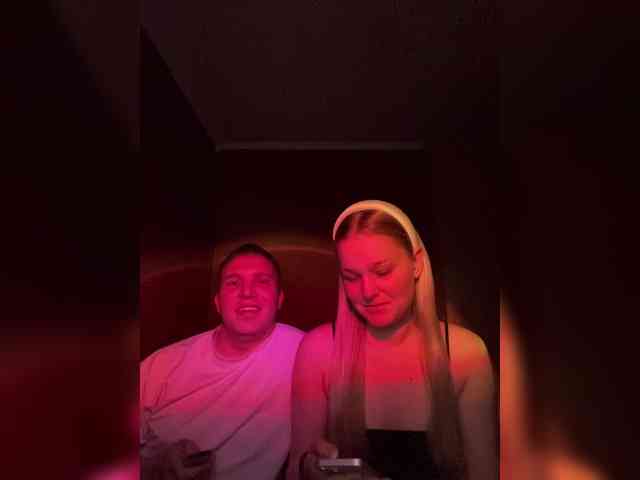 Este modelo está en vivo ahora. Mollify-1594444