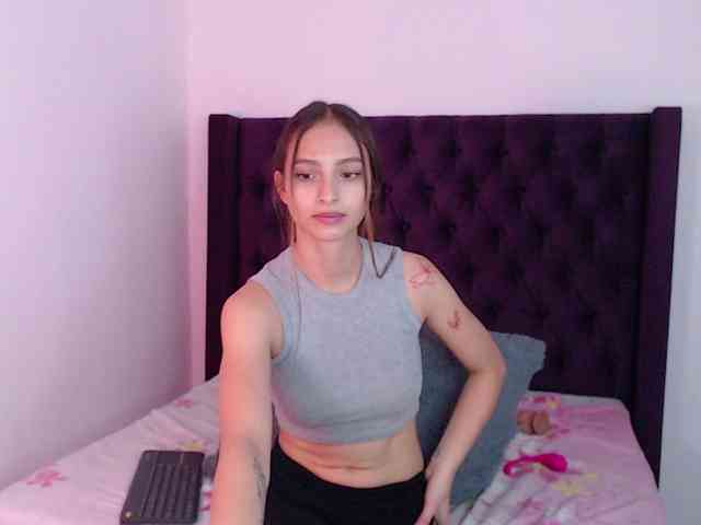 Cami-pink webcam