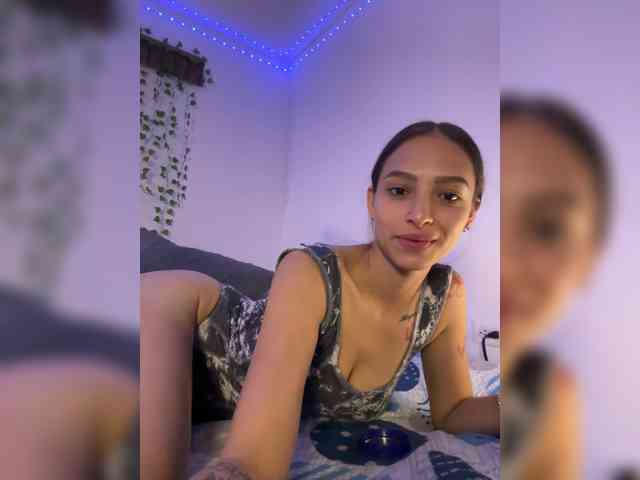Cami-pink webcam