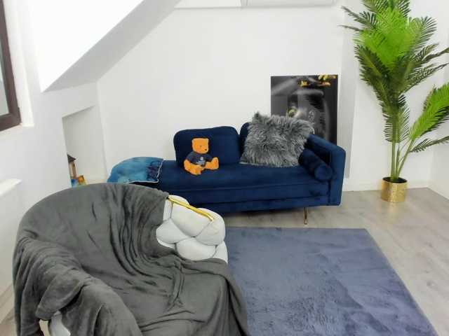 RanyaEvy live webcam show
