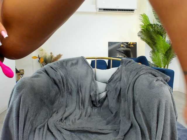 RanyaEvy live cam on BongaCams