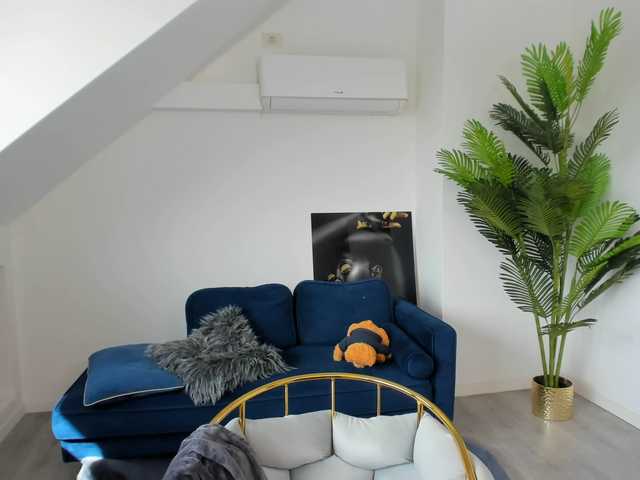 RanyaEvy live cam preview