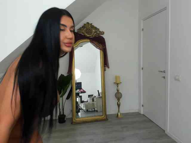 RanyaEvy webcam