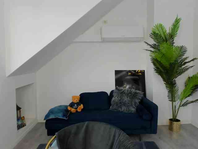 RanyaEvy Live Webcam on BongaCams